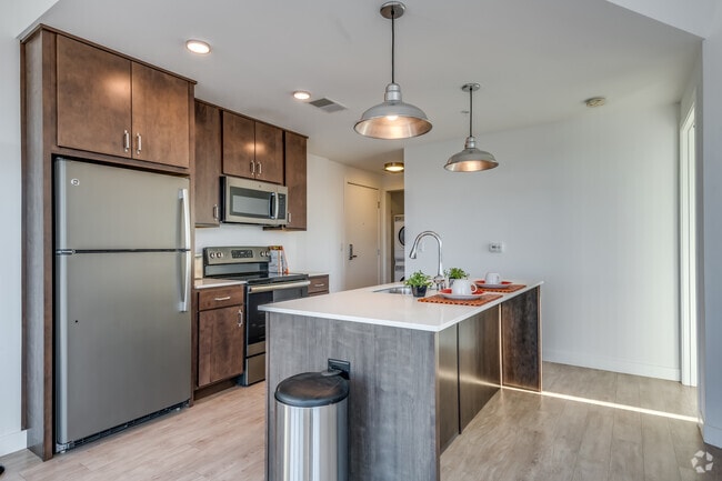 1HAB, 1BA - 677 ft²