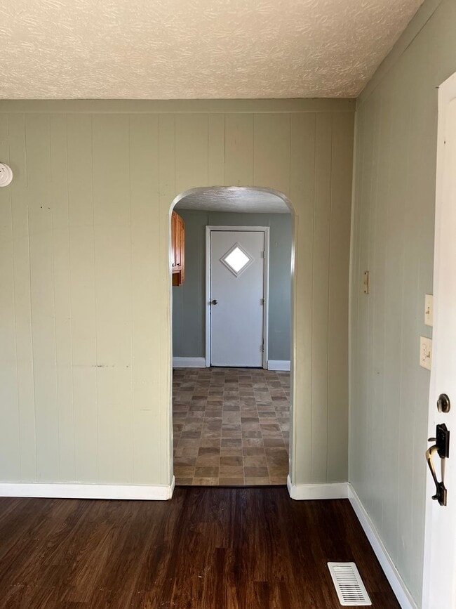 Photo - 3 bedroom 1 bath home!