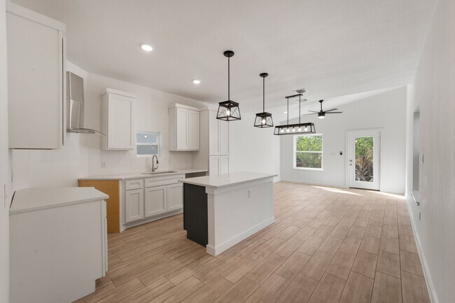 Photo - 212 Cooper St