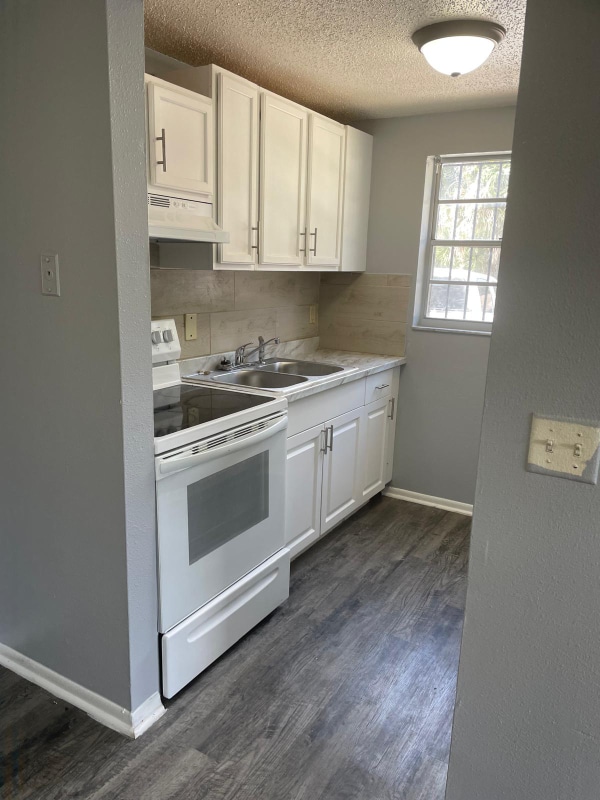 Photo - 925 S Castle Ct