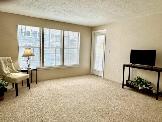 Photo - 18 Walden Dr Unit 8