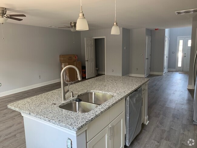 Building Photo - 609 37th Ave N Unit E Rental