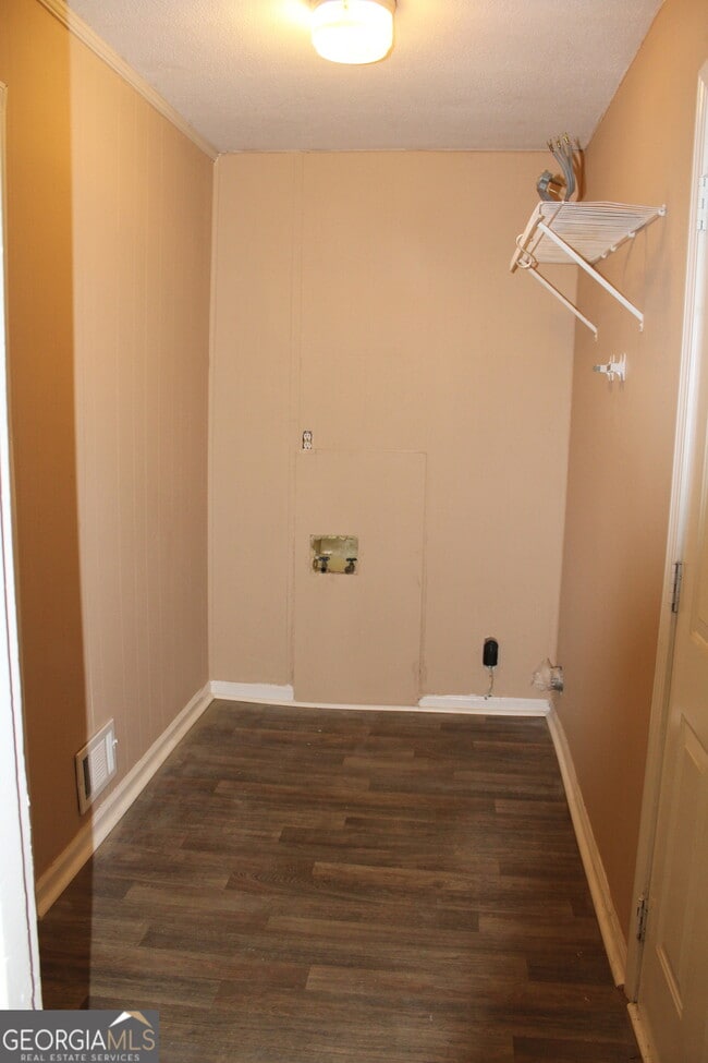 Photo - 289 Bruce St