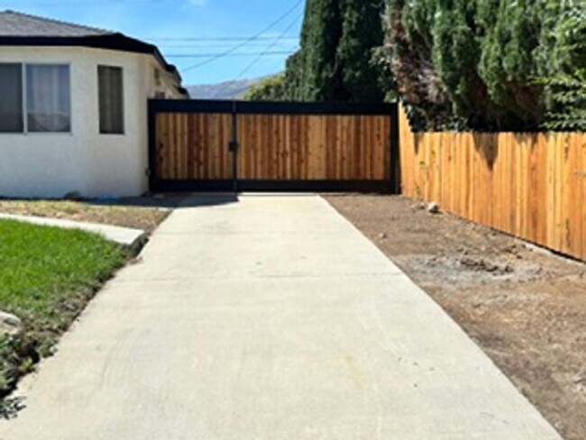 Photo - Beautiful Remodeled Home in Tehachapi!