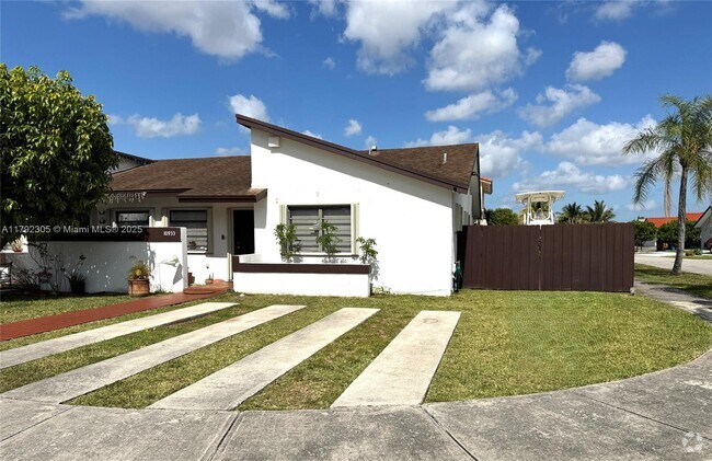 Building Photo - 10933 SW 146th Ct Rental