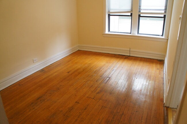 Photo - 2516-2526 N Kedzie Blvd