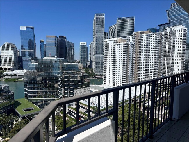 Photo - 520 Brickell Key Dr Unit A2015