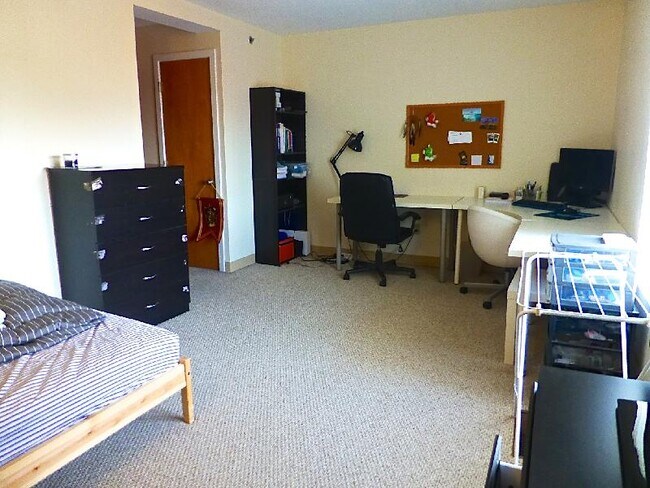 Photo - 142 North Beacon St Unidad B1