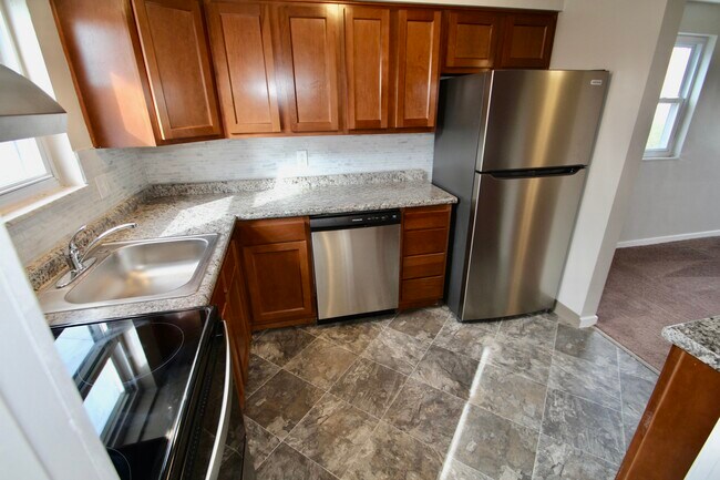 Photo - 227 Parker St