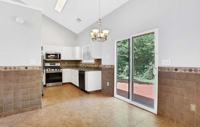Photo - 1700 Chanson Pl NE