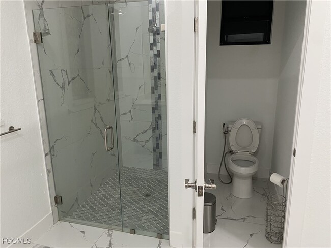 Photo - 1119 Colonial St E