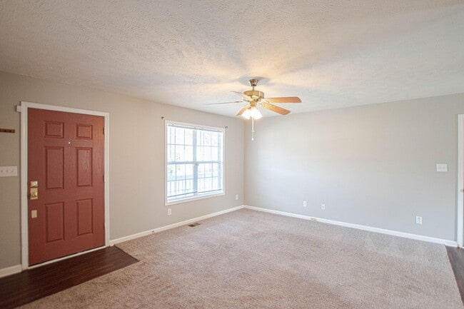 Photo - Pet Friendly with Fenced Yard!