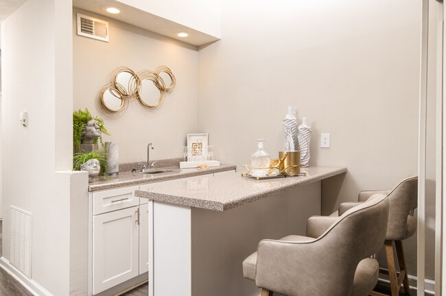 Photo - Elite at City View