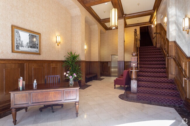 Vestíbulo - The Michael Building Downtown Luxury Apts