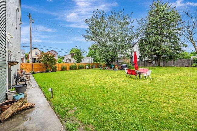 Photo - 1232 Russell St