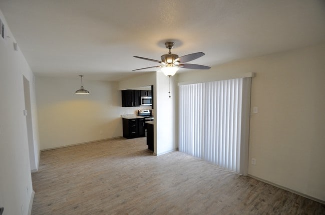 Photo - 1500 N. Carroll