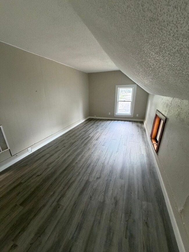 Photo - 614 N Chestnut Ave Unit Upper