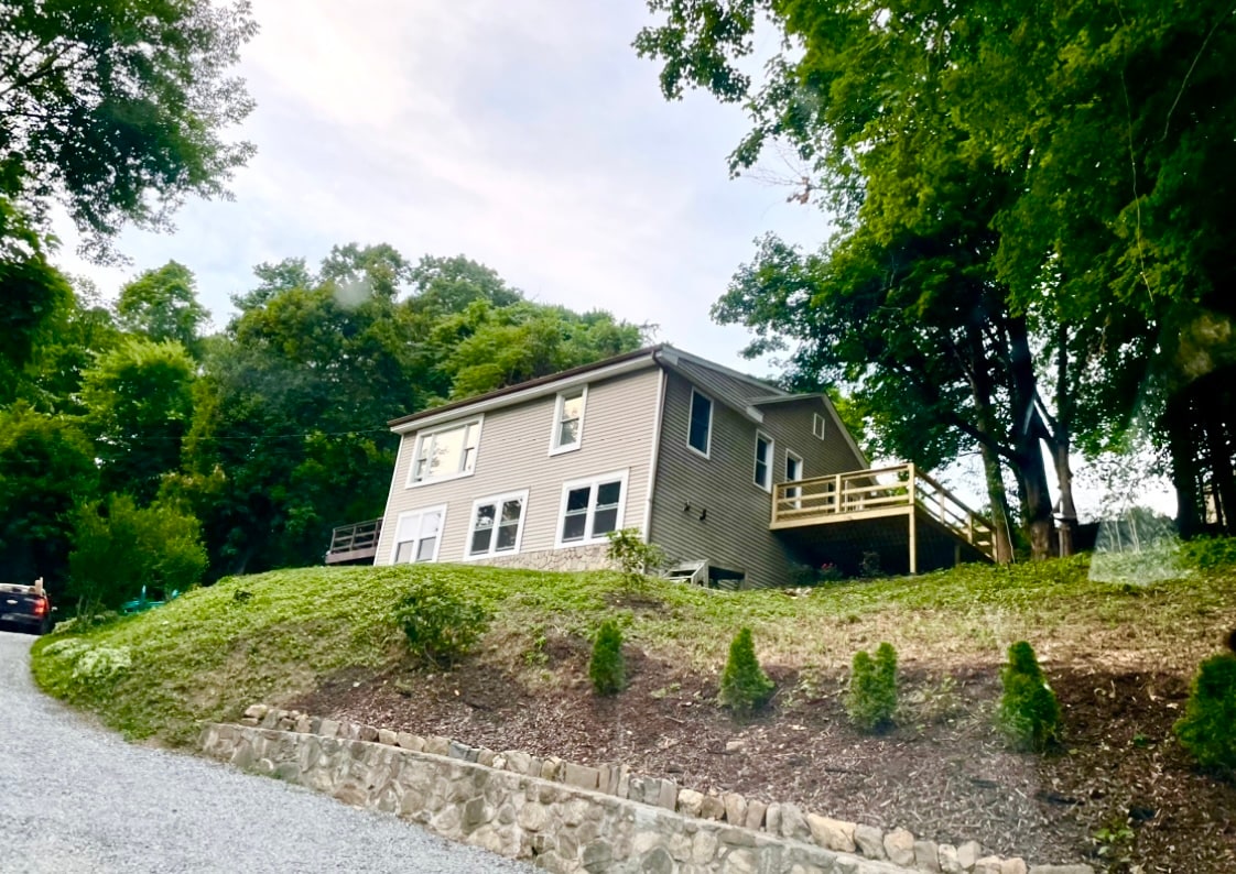 Photo - 35 Old Fish Rock Rd (Southbury, CT)