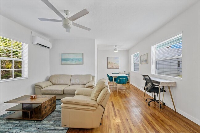 Photo - 3015 Seville St Unidad 7