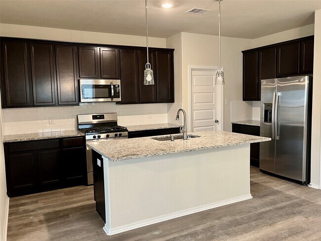 Photo - 40621 Guillemont Ln