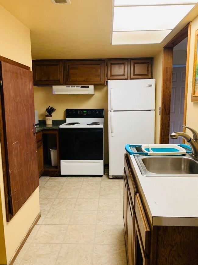 Photo - 730 Telegraph Rd Unit C