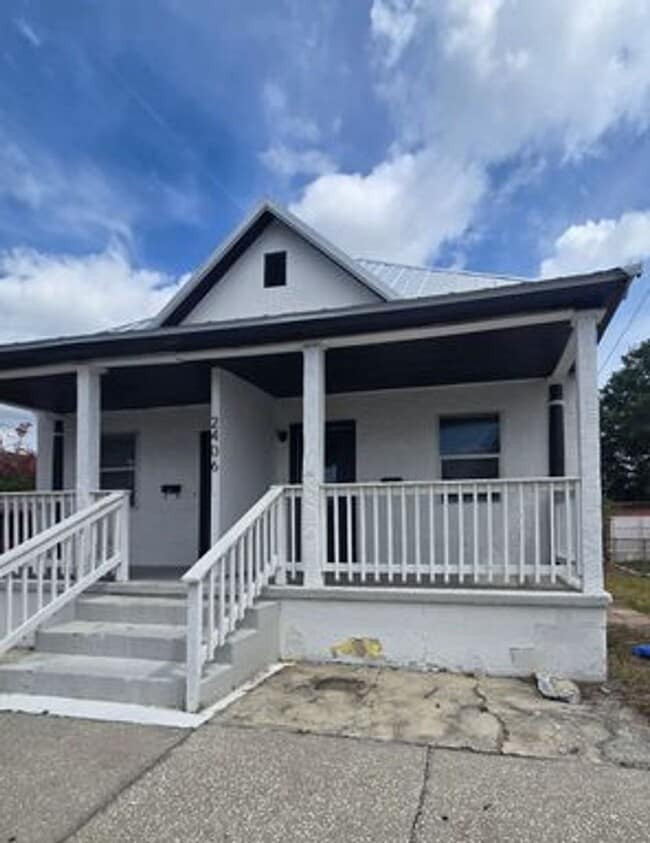 Building Photo - CLAR2406 Unit A