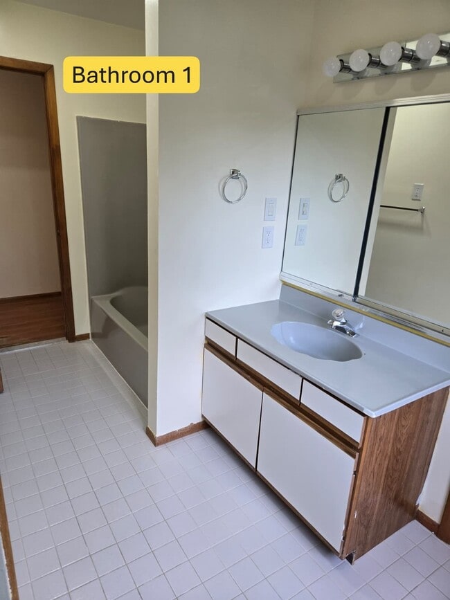 195 Edgemere Ct