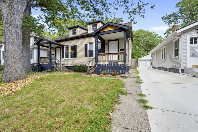 Building Photo - 224 Stratford Rd