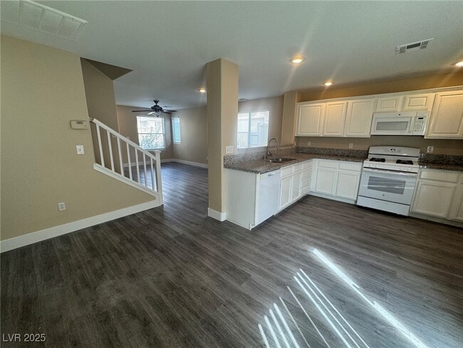 Building Photo - 10342 Adrianna Ave Rental
