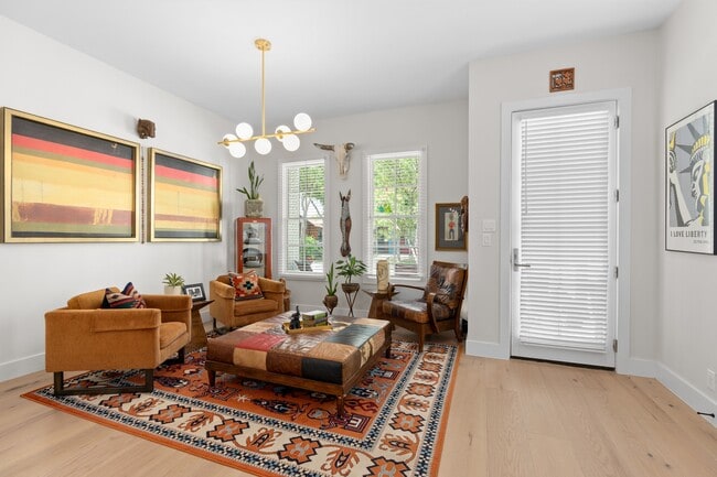 Photo - 311 Refugio St