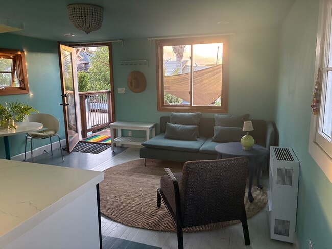 upstairs - 1015 N Branciforte Ave Unit # B