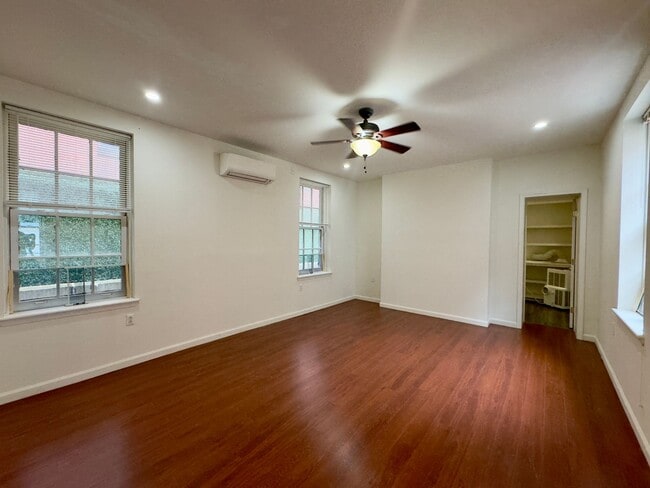 Photo - 21 E Eager St