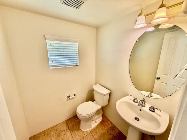 Photo - Available Now! Ocean Pointe – 3 Bedroom / ...