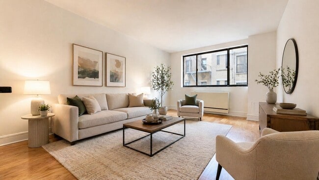 Building Photo - 323 W 96th St