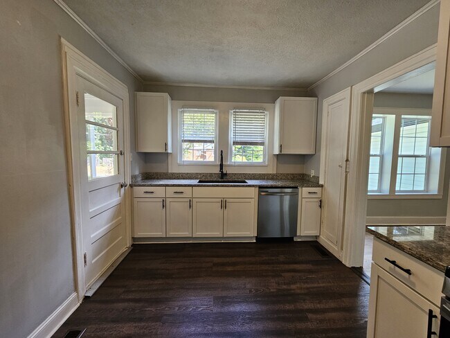 Photo - 6005 Medlin Heights Rd