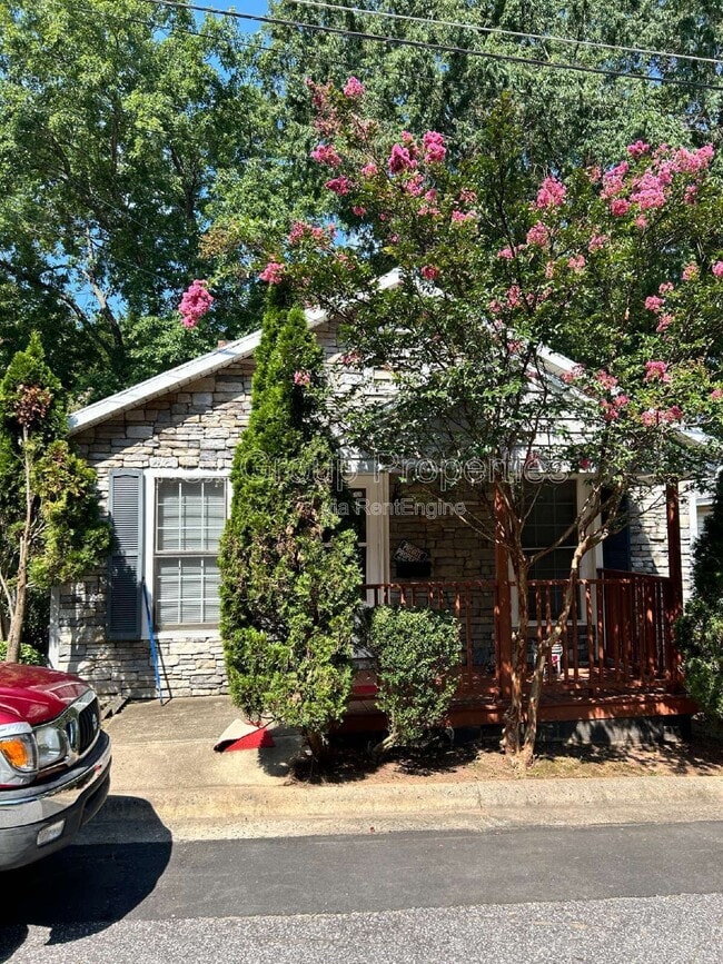 Photo - 177 S Maple St