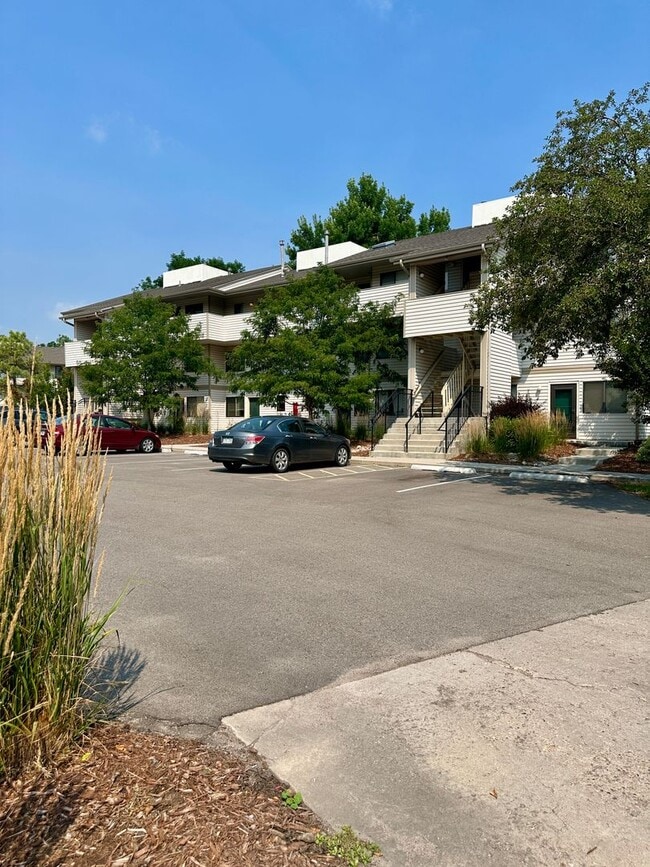 Building Photo - 1705 Heatheridge Rd Rental