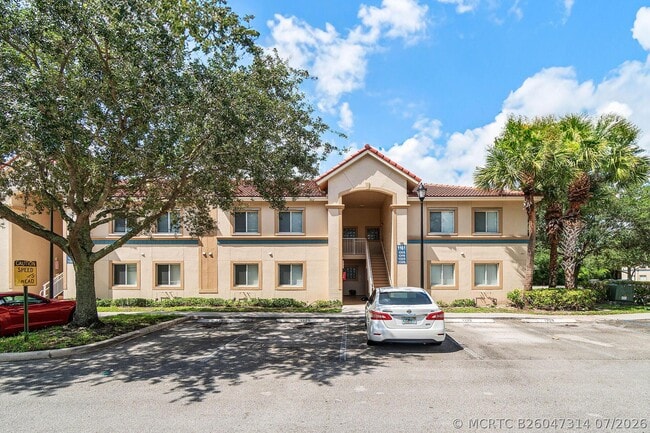 Building Photo - 1161 Golden Lakes Blvd Unit 1325