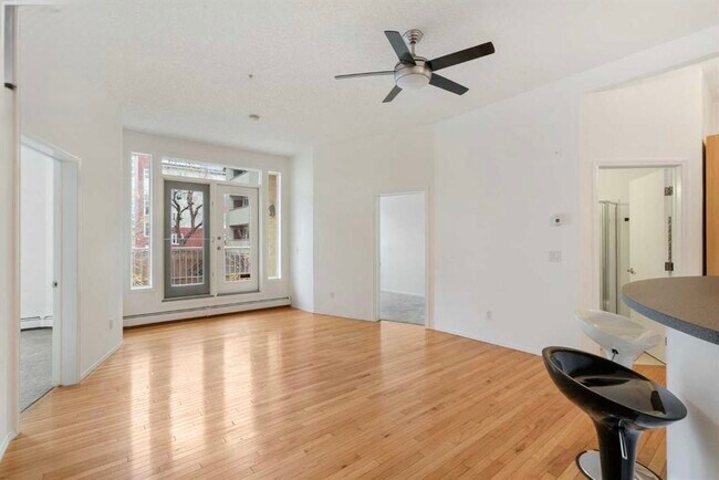 Photo - 1410 2 St SW Unit 2-Bed