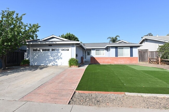 Building Photo - 5719 Lathrop Dr Rental