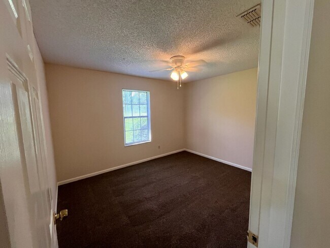 Photo - 3 Bedroom 2 Bath house with Garage Near Fl...