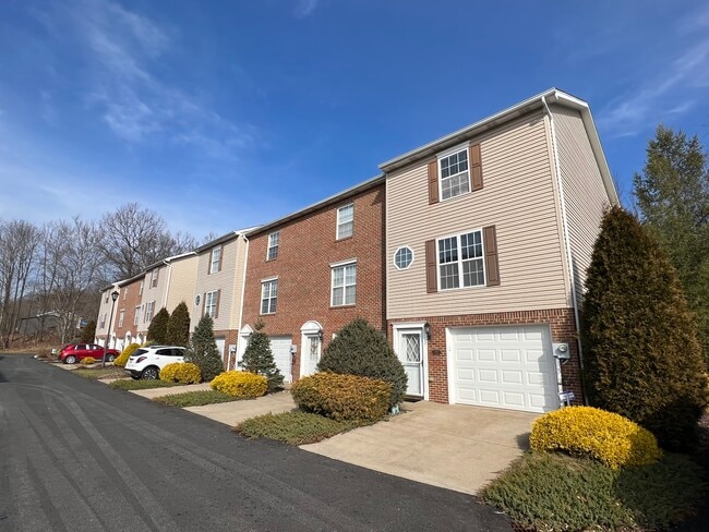 Photo - 632 Donavin Dr