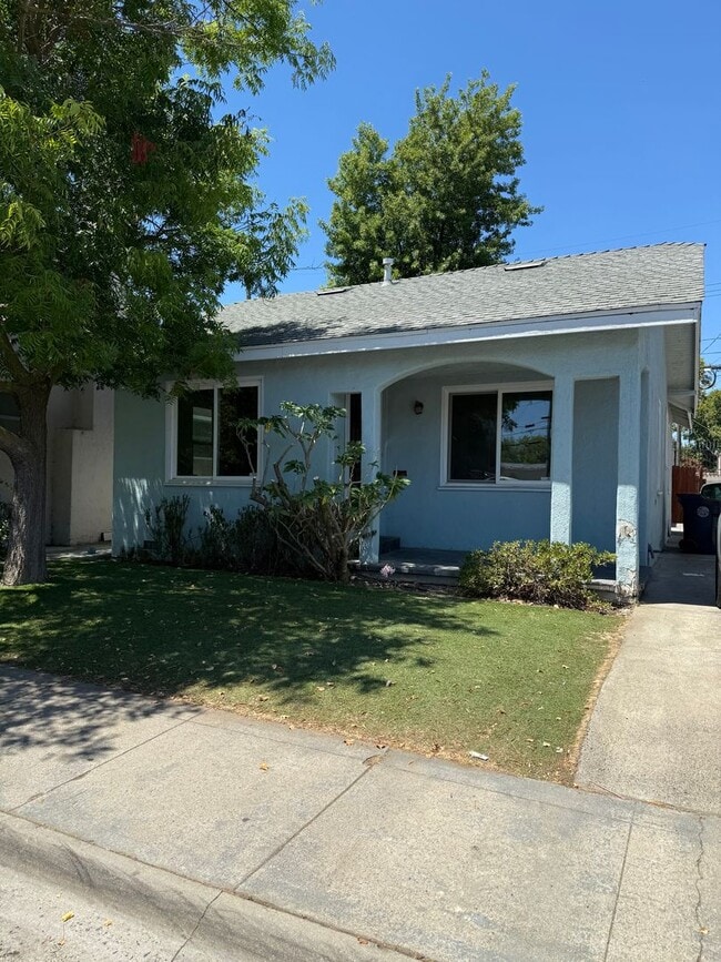 Building Photo - 1464 33rd St Rental
