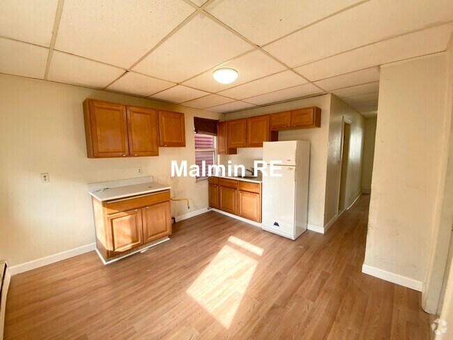 Building Photo - 1572 Tremont St Rental