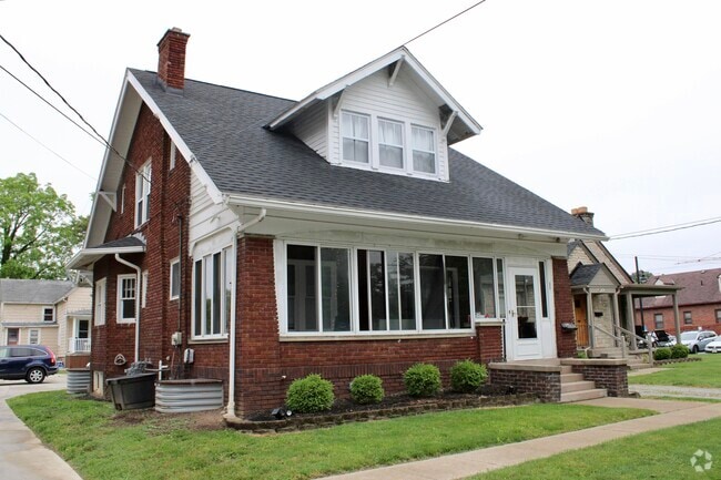 Building Photo - 681 College Avenue Rental