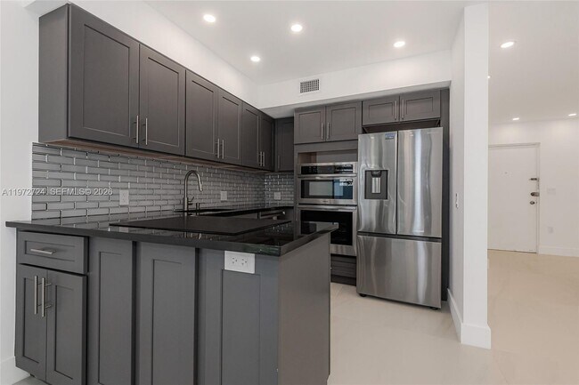 Photo - 17620 Atlantic Blvd Unit 311