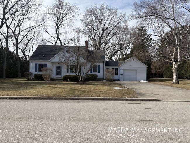 Building Photo - SPACIOUS 4 BED /2 BATH HOME IN SOUTH WINDSOR + UTILITIES
