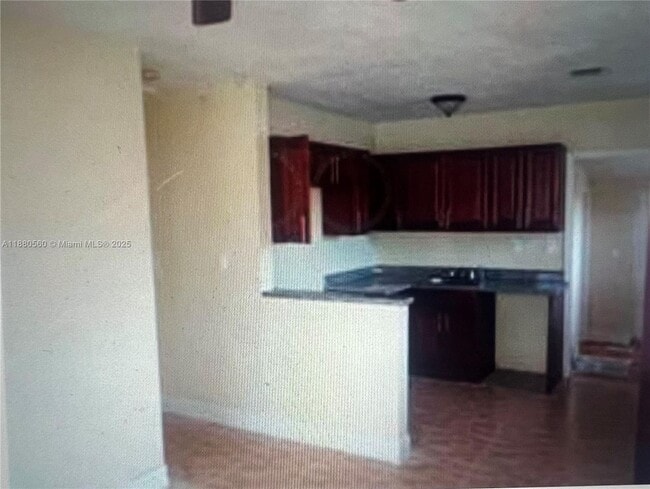 Building Photo - 931 NW 34th Way Rental