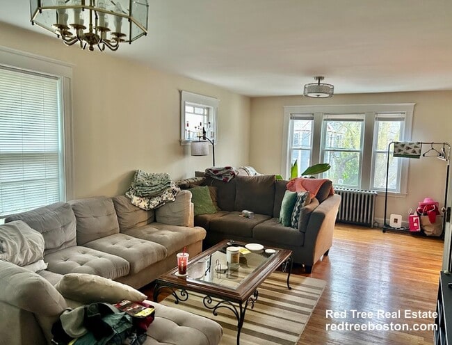 Building Photo - 209 Aspinwall Ave Unit 2