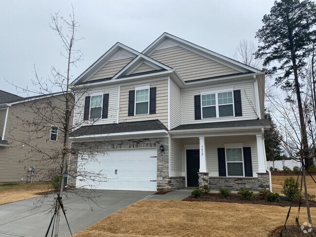 Building Photo - Available to Show Rental